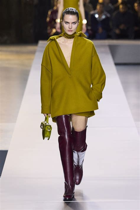 sfilata milano versace|Tendenze Moda Autunno Inverno 2024 2025: sfilata Versace.